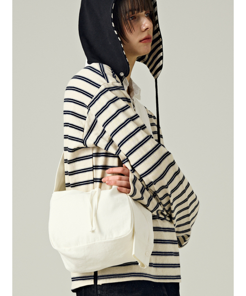 Salad bowls（サラダボール）の「Oxford Shirt Bags [IVORY]（ショルダーバッグ・レディース・アイボリー・FREE）」の3枚目の写真