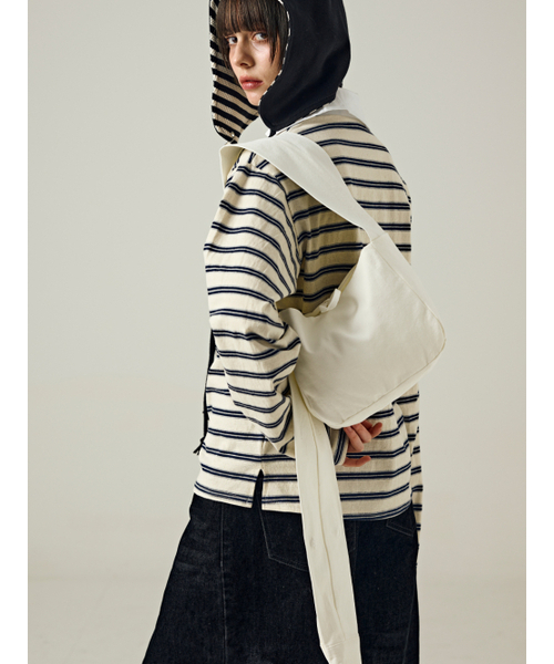 Salad bowls（サラダボール）の「Oxford Shirt Bags [IVORY]（ショルダーバッグ・レディース・アイボリー・FREE）」の4枚目の写真