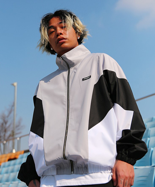 URBAN PLAYERS(アーバンプレイヤーズ)の「オールデュースポ バイカラーウィンドブレーカー (グレー)(ナイロンジャケット・レディース・その他・MEDIUM/LARGE/X-LARGE)」の5枚目の写真