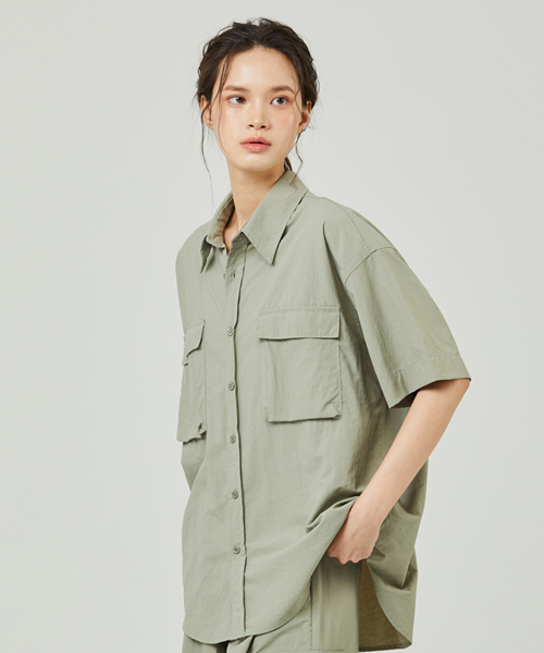 ease(イーズ)の「ユーティリティウィンド1/2シャツ_オリーブ_男女共用(シャツ/ブラウス・メンズ・その他・MEDIUM/LARGE)」の2枚目の写真