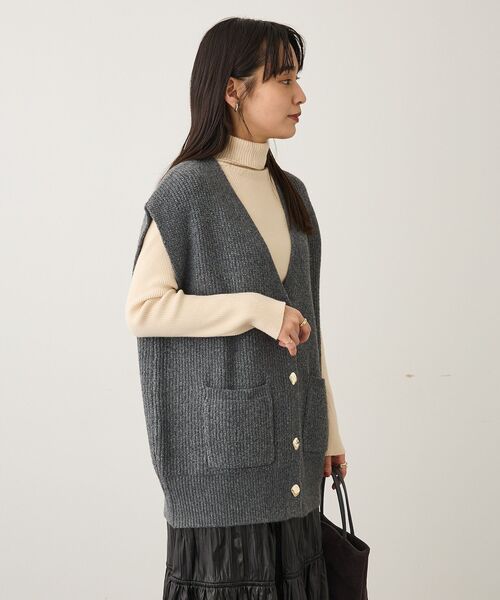 CRAFT STANDARD BOUTIQUE（クラフトスタンダードブティック）の「Vネックオーバーサイズニットベスト（ベスト・レディース・ベージュ系その他2/サックスブルー/杢グレー・FREE）」の14枚目の写真