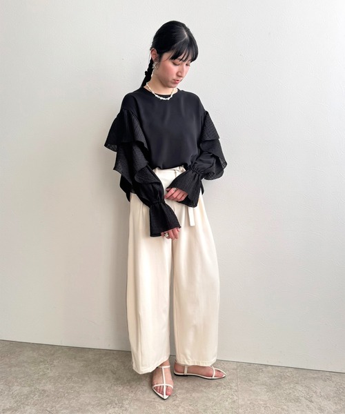 LHELBIE(レルビエ)の「ラッフルスリーブトップス(Tシャツ/カットソー・レディース・ブラック/オフホワイト・M)」の13枚目の写真