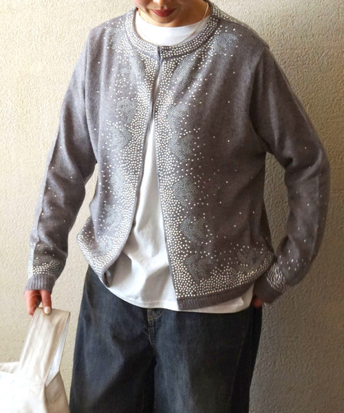 JOURNAL STANDARD LUXE（ジャーナルスタンダード　ラックス）の「ウールMIXビジューカーディガン（ニット/セーター・レディース・グレー/チャコールグレー・FREE）」の2枚目の写真