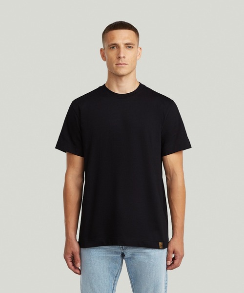 G-STAR(ジースター)の「GS-01 T-Shirt/ベーシックデザインハイクオリティーワンポイントレギュラーTシャツ(Tシャツ/カットソー・メンズ・ホワイト/ダークブラック・SMALL/MEDIUM/LARGE/X-LARGE/X-SMALL)」の1枚目の写真