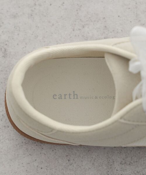 earth music&ecology（アースミュージックアンドエコロジー）の「チャーム付きWリボンスニーカー（スニーカー・レディース・シルバー/ベージュ/ブルー・S/M/L）」の7枚目の写真