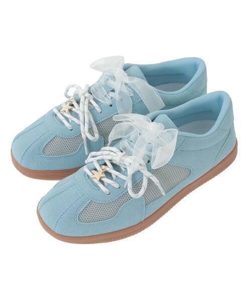 earth music&ecology（アースミュージックアンドエコロジー）の「チャーム付きWリボンスニーカー（スニーカー・レディース・ブルー/シルバー/ベージュ・S/L/M）」の9枚目の写真