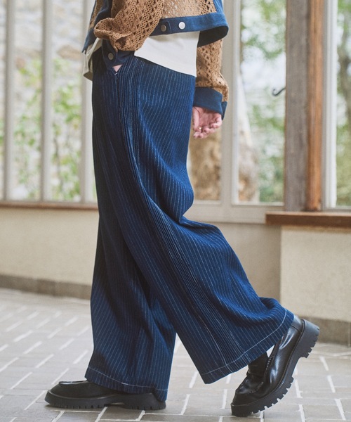 CASPER JOHN(キャスパージョン)の「Side pin tuck stripe denim pants/サイドピンタックストライプデニムパンツ(デニムパンツ・メンズ・ブラック/ネイビー・MEDIUM/SMALL/X-SMALL/LARGE)」の8枚目の写真