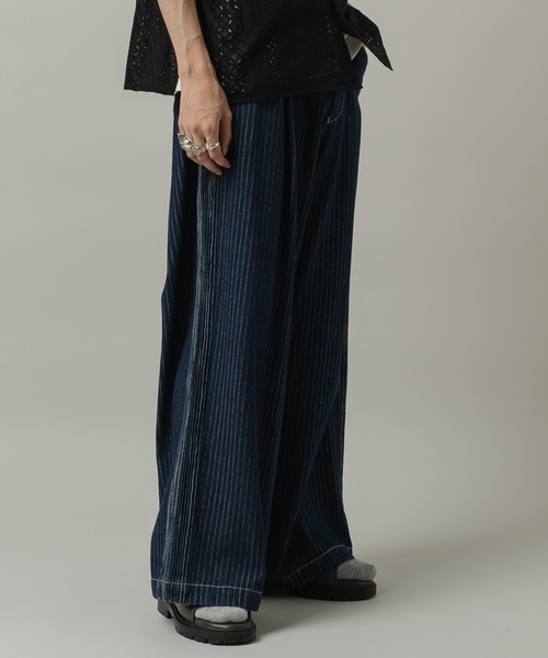 CASPER JOHN(キャスパージョン)の「Side pin tuck stripe denim pants/サイドピンタックストライプデニムパンツ(デニムパンツ・メンズ・ブラック/ネイビー・MEDIUM/SMALL/X-SMALL/LARGE)」の15枚目の写真