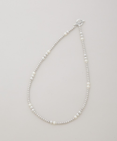 PHILIPPE AUDIBERT(フィリップ オーディベール)の「PHILIPPE AUDIBERT/Eunice necklace White(ネックレス・レディース・ホワイト・FREE)」の2枚目の写真