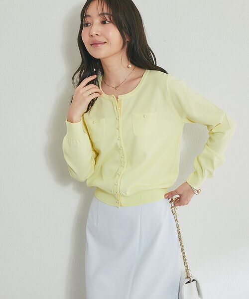 La boutique BonBon（ラブティックボンボン）の「【接触冷感・UVカット】クールタッチUVパール釦カーディガン（カーディガン/ボレロ・レディース・ピンク/ネイビー/ホワイト/イエロー・FREE）」の5枚目の写真