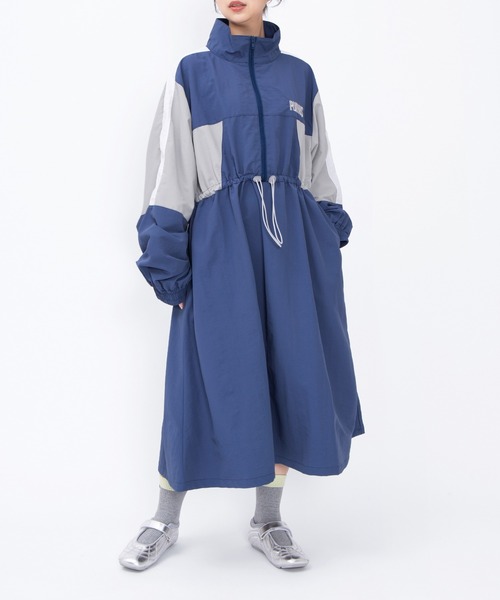 PUNYUS(プニュズ)の「切り替えナイロンワンピース(ワンピース・レディース・ベージュ/ブルー/ブラック・1/2/3/4)」の1枚目の写真