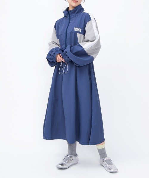 PUNYUS(プニュズ)の「切り替えナイロンワンピース(ワンピース・レディース・ベージュ/ブルー/ブラック・1/2/3/4)」の4枚目の写真
