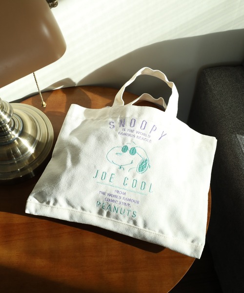 SNOOPY（スヌーピー）の「SNOOPY スヌーピー ミニレッスントート 刺繍（トートバッグ・レディース・ホワイト系2/ホワイト系3/ホワイト系1・FREE）」の2枚目の写真
