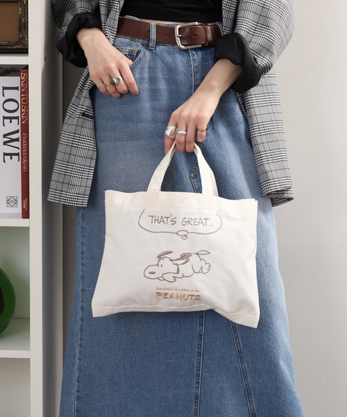SNOOPY（スヌーピー）の「SNOOPY スヌーピー ミニレッスントート 刺繍（トートバッグ・レディース・ホワイト系2/ホワイト系3/ホワイト系1・FREE）」の14枚目の写真