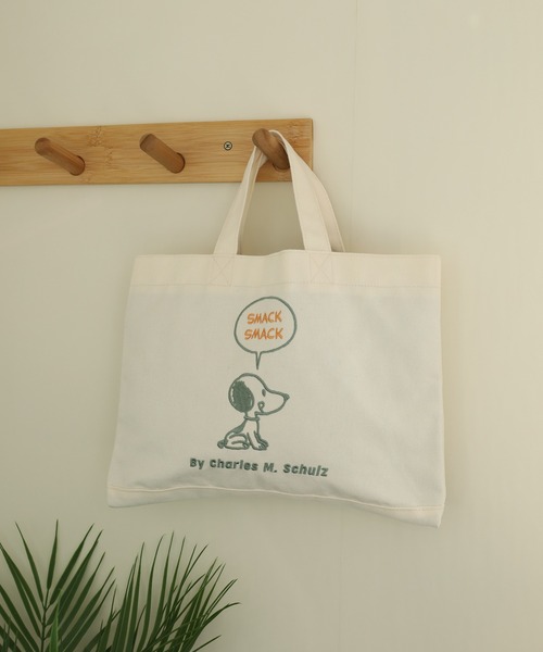 SNOOPY（スヌーピー）の「SNOOPY スヌーピー ミニレッスントート 刺繍（トートバッグ・レディース・ホワイト系2/ホワイト系3/ホワイト系1・FREE）」の7枚目の写真