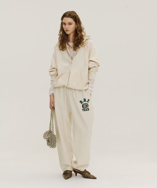 JEANASIS（ジーナシス）の「【Champion別注】リバースウィーブZIPパーカー/594293（パーカー・レディース・オートミール・FREE）」の4枚目の写真