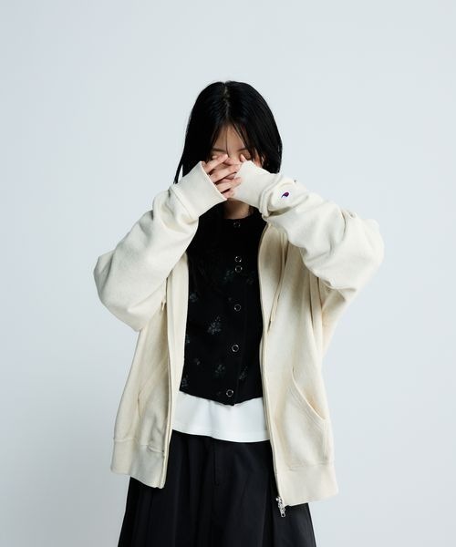 JEANASIS（ジーナシス）の「【Champion別注】リバースウィーブZIPパーカー/594293（パーカー・レディース・オートミール・FREE）」の11枚目の写真