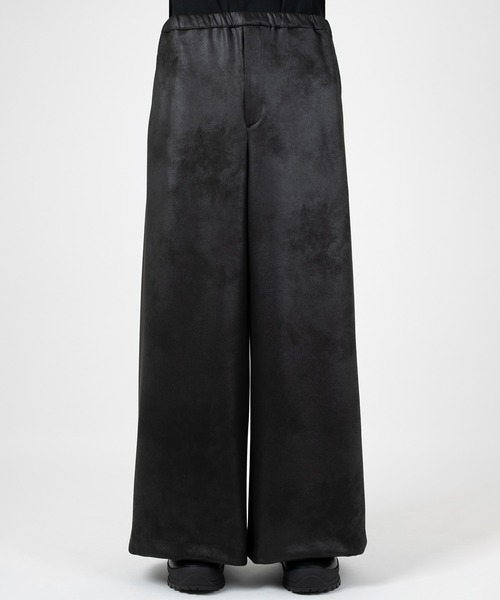 LAD MUSICIAN（ラッドミュージシャン）の「STRETCH FAUX LEATHER JERSEY WIDE PANTS（その他パンツ・メンズ・ブラック・42/46/44）」の5枚目の写真