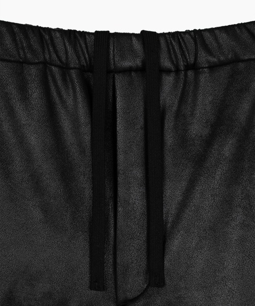 LAD MUSICIAN（ラッドミュージシャン）の「STRETCH FAUX LEATHER JERSEY WIDE PANTS（その他パンツ・メンズ・ブラック・42/46/44）」の8枚目の写真