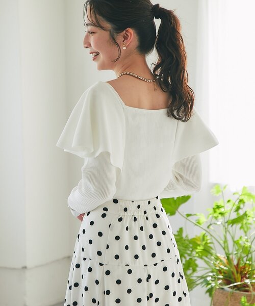 La boutique BonBon（ラブティックボンボン）の「【今すぐお届け！・女子力UP】ラッフルフリルニット（ニット/セーター・レディース・オフホワイト/サックスブルー/ネイビー・FREE）」の5枚目の写真