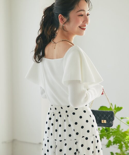 La boutique BonBon（ラブティックボンボン）の「【今すぐお届け！・女子力UP】ラッフルフリルニット（ニット/セーター・レディース・オフホワイト/サックスブルー/ネイビー・FREE）」の6枚目の写真