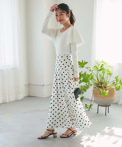 La boutique BonBon（ラブティックボンボン）の「【今すぐお届け！・女子力UP】ラッフルフリルニット（ニット/セーター・レディース・オフホワイト/サックスブルー/ネイビー・FREE）」の9枚目の写真