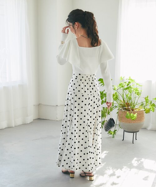 La boutique BonBon（ラブティックボンボン）の「【今すぐお届け！・女子力UP】ラッフルフリルニット（ニット/セーター・レディース・オフホワイト/サックスブルー/ネイビー・FREE）」の10枚目の写真