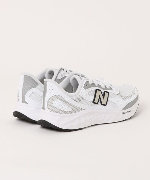 NEW BALANCE(ニューバランス)の「《New Balance》MARIS(スニーカー・メンズ・ベージュ/ホワイト/ブラック×シルバー・25.5cm/26.0cm/26.5cm/27.0cm/27.5cm/28.0cm)」の4枚目の写真