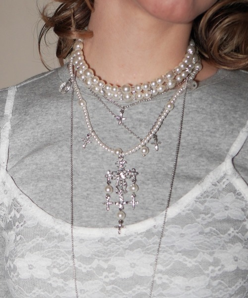 IMARI(イマリ)の「【 IMARI / イマリ 】 バロックモチーフ ボリューム パール ネックレス(ネックレス・レディース・グレー/ホワイト・FREE)」の1枚目の写真
