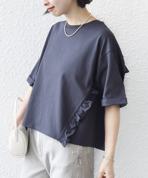 SHIPS(シップス)の「【WEB限定】〈接触冷感〉オーガニック コットン フリル TEE(Tシャツ/カットソー・レディース・ダークグレー/ライラック/オフホワイト・ONESIZE)」の3枚目の写真