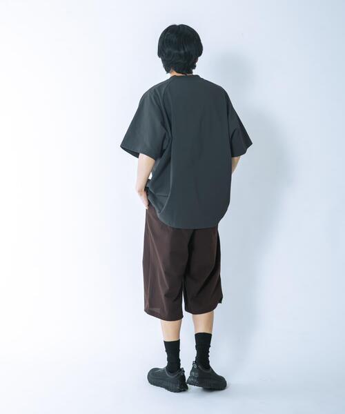 EKAL(エカル)の「『吸水速乾/防シワ/UVカット』DRY OUT Super Wide T-SHIRTS(Tシャツ/カットソー・メンズ・ブラック/アイボリー/チャコールグレー・LARGE/MEDIUM)」の6枚目の写真
