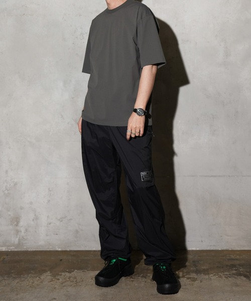 TAION（タイオン）の「TAION / タイオン FUCTION T-SHIRTS <RELAXED LOOSE> (TAION-TS01BS-OS) 機能素材 オーバーサイズTシャツ（Tシャツ/カットソー・メンズ・ブラック/チャコールグレー/ダークネイビー/ホワイト・SMALL/MEDIUM/LARGE/X-LARGE）」の10枚目の写真