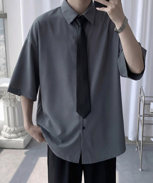 WYZ wear(ダブリューワイジィーウェア)の「ネクタイ付きオーバーサイズ半袖シャツ/ユニセックス(シャツ/ブラウス・メンズ・ブラック/グレー/ホワイト・XL/L/M)」の16枚目の写真