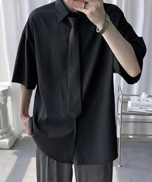 WYZ wear(ダブリューワイジィーウェア)の「ネクタイ付きオーバーサイズ半袖シャツ/ユニセックス(シャツ/ブラウス・メンズ・ブラック/グレー/ホワイト・XL/L/M)」の10枚目の写真
