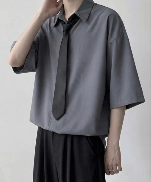 WYZ wear(ダブリューワイジィーウェア)の「ネクタイ付きオーバーサイズ半袖シャツ/ユニセックス(シャツ/ブラウス・メンズ・ブラック/グレー/ホワイト・XL/L/M)」の19枚目の写真