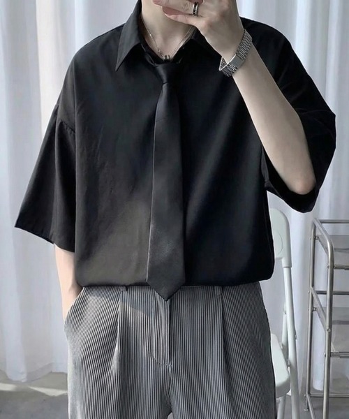 WYZ wear(ダブリューワイジィーウェア)の「ネクタイ付きオーバーサイズ半袖シャツ/ユニセックス(シャツ/ブラウス・メンズ・ブラック/グレー/ホワイト・XL/L/M)」の12枚目の写真