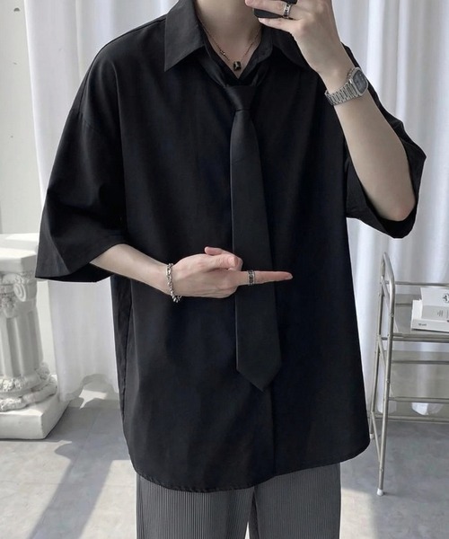 WYZ wear(ダブリューワイジィーウェア)の「ネクタイ付きオーバーサイズ半袖シャツ/ユニセックス(シャツ/ブラウス・メンズ・ブラック/グレー/ホワイト・XL/L/M)」の11枚目の写真