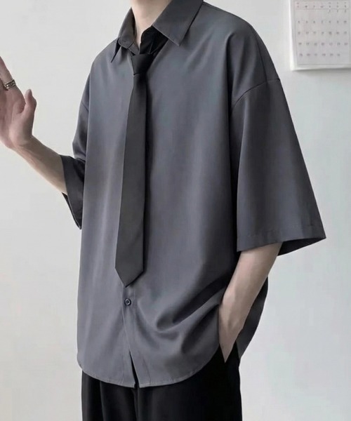 WYZ wear(ダブリューワイジィーウェア)の「ネクタイ付きオーバーサイズ半袖シャツ/ユニセックス(シャツ/ブラウス・メンズ・ブラック/グレー/ホワイト・XL/L/M)」の18枚目の写真
