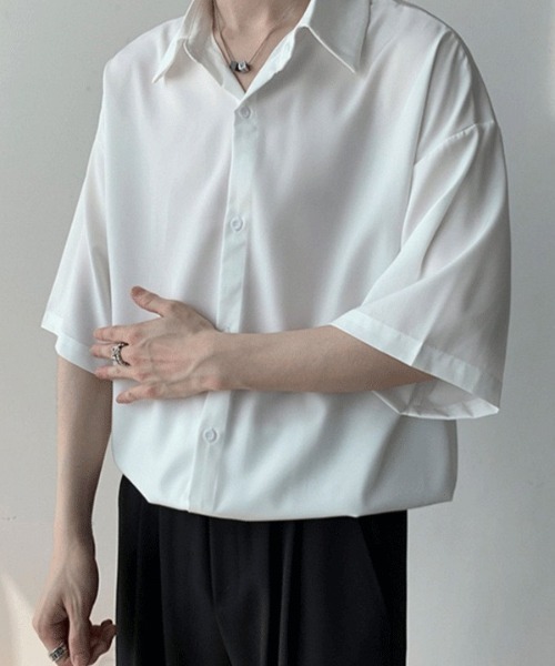 WYZ wear(ダブリューワイジィーウェア)の「ネクタイ付きオーバーサイズ半袖シャツ/ユニセックス(シャツ/ブラウス・メンズ・ブラック/グレー/ホワイト・XL/L/M)」の8枚目の写真