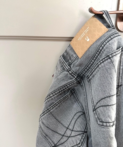 Q（キュー）の「Qgirlワイドブラックデニム（デニムパンツ・レディース・グレー・LARGE/MEDIUM/SMALL）」の11枚目の写真