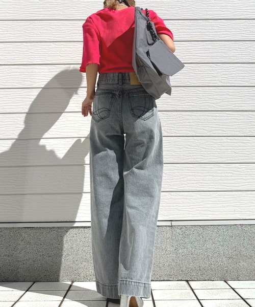 Q（キュー）の「Qgirlワイドブラックデニム（デニムパンツ・レディース・グレー・LARGE/MEDIUM/SMALL）」の17枚目の写真