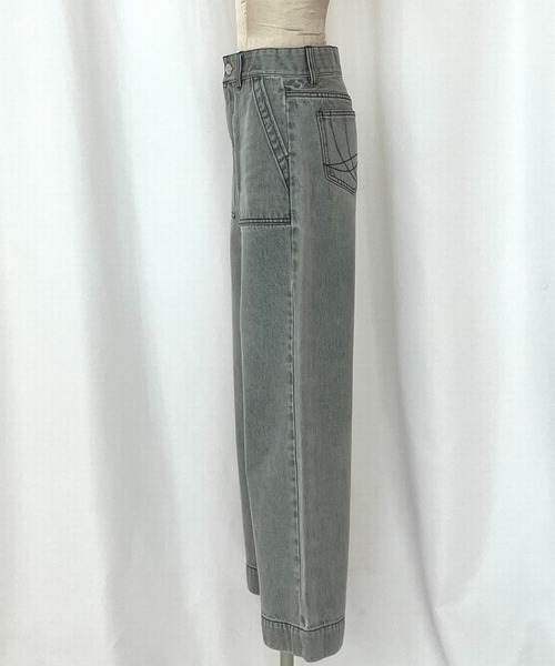 Q（キュー）の「Qgirlワイドブラックデニム（デニムパンツ・レディース・グレー・LARGE/MEDIUM/SMALL）」の3枚目の写真