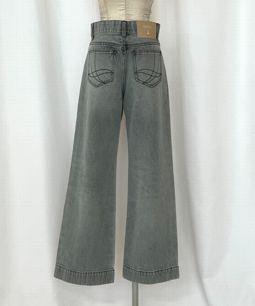 Q（キュー）の「Qgirlワイドブラックデニム（デニムパンツ・レディース・グレー・LARGE/MEDIUM/SMALL）」の4枚目の写真