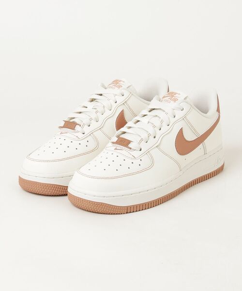 NIKE(ナイキ)の「W AIR FORCE 1 `07 NA36(スニーカー・レディース・ホワイト系その他・25.0cm/24.5cm/24.0cm/23.5cm)」の1枚目の写真