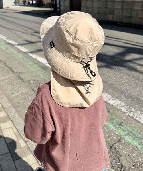 THRASHER（スラッシャー）の「【撥水/防汚】【接触冷感】THRASHER ロゴ刺繍 キッズ サンシェード バケットハット（あご紐付き）（ハット・キッズ・ピンク/アイボリー/ブラック・55cm）」の4枚目の写真