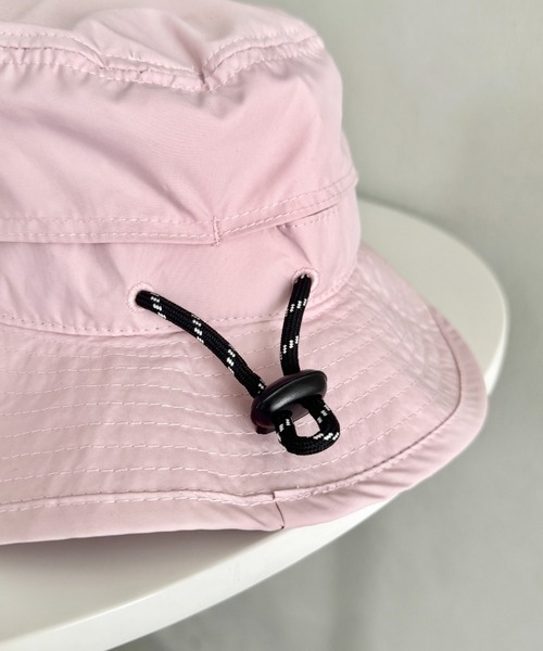 THRASHER（スラッシャー）の「【撥水/防汚】【接触冷感】THRASHER ロゴ刺繍 キッズ サンシェード バケットハット（あご紐付き）（ハット・キッズ・ピンク/アイボリー/ブラック・55cm）」の11枚目の写真