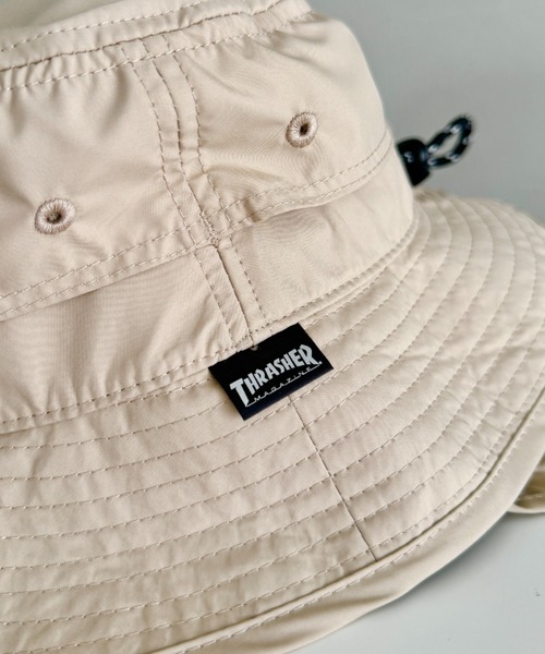 THRASHER（スラッシャー）の「【撥水/防汚】【接触冷感】THRASHER ロゴ刺繍 キッズ サンシェード バケットハット（あご紐付き）（ハット・キッズ・ピンク/アイボリー/ブラック・55cm）」の21枚目の写真