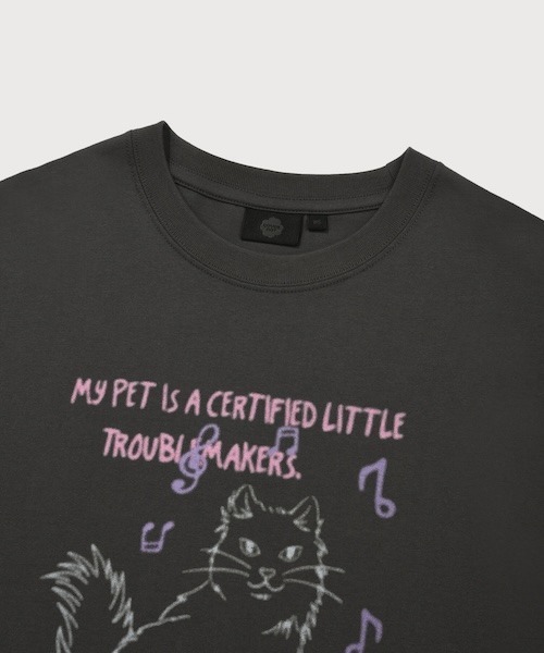 COVERNAT(カバーナット)の「WOMAN OVERSIZED CAT GRAPHIC T-SHIRT(Tシャツ/カットソー・レディース・ホワイト/チャコールグレー・MEDIUM/SMALL)」の16枚目の写真