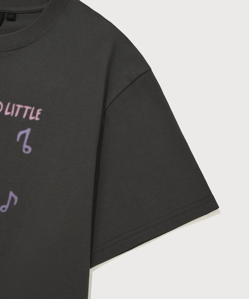 COVERNAT(カバーナット)の「WOMAN OVERSIZED CAT GRAPHIC T-SHIRT(Tシャツ/カットソー・レディース・ホワイト/チャコールグレー・MEDIUM/SMALL)」の18枚目の写真