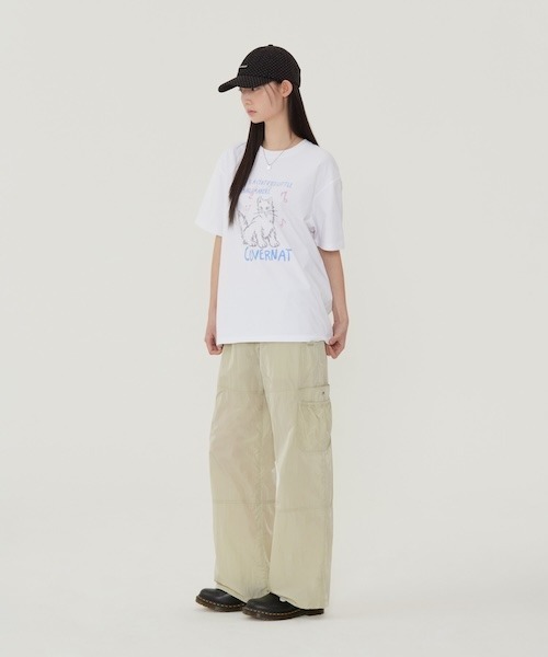 COVERNAT(カバーナット)の「WOMAN OVERSIZED CAT GRAPHIC T-SHIRT(Tシャツ/カットソー・レディース・ホワイト/チャコールグレー・MEDIUM/SMALL)」の4枚目の写真